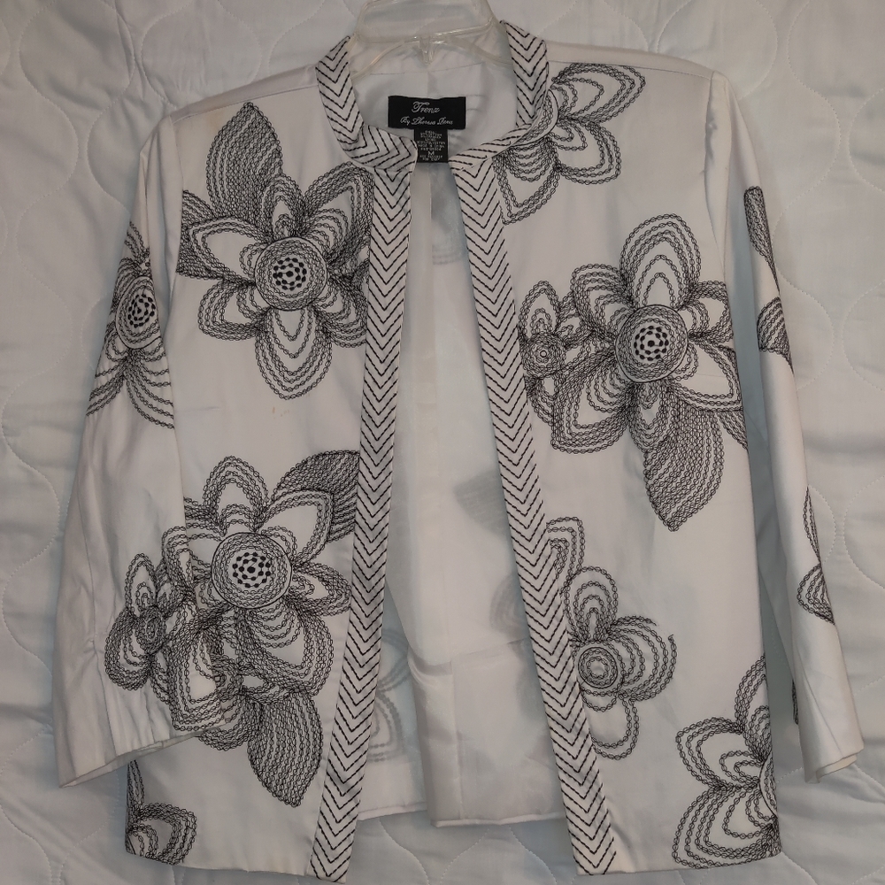 Black/white floral Blazer